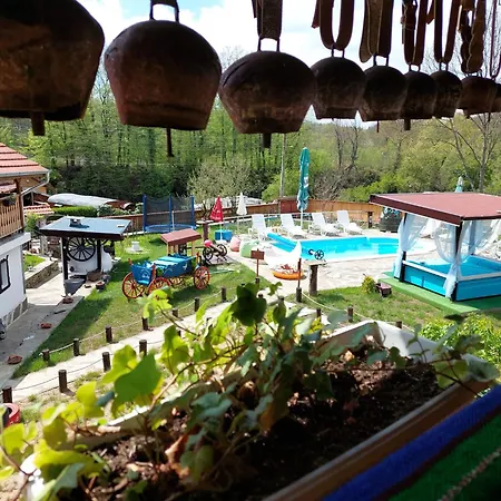 комплекс старото скандало Nyaraló *